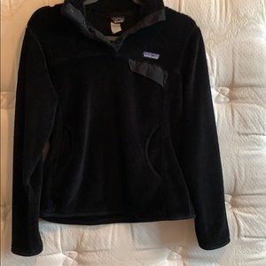 Women’s black Patagonia pullover